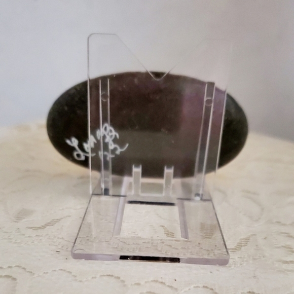 Painted Personalized Rock, Happy Day Rock with Daisies, Sentimental word rock - Picture 3 of 6